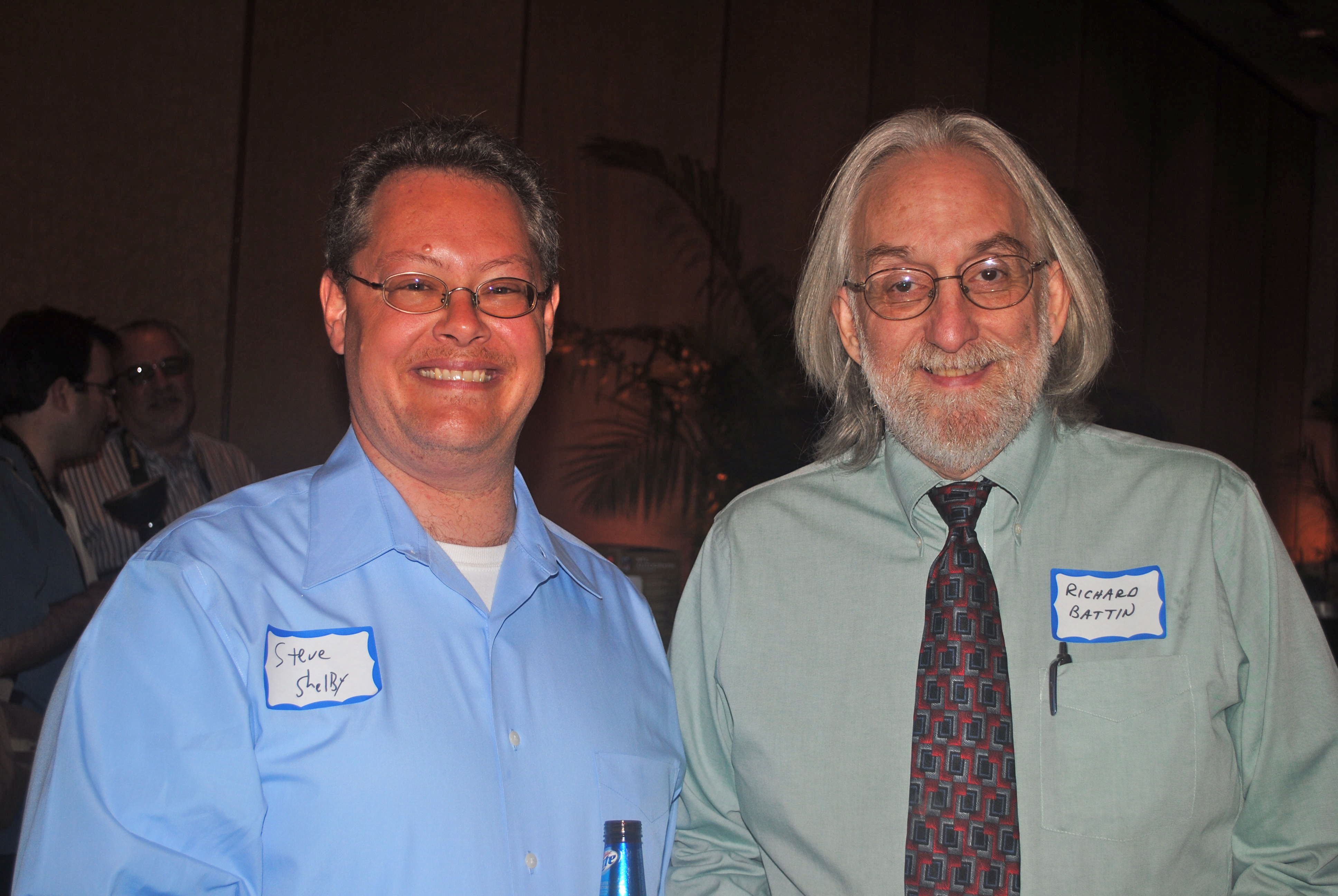 Steve Shelby of Farvision Networks, left, with Richard Battin of Surfside Systems Inc. 