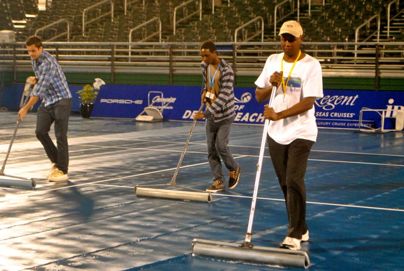 workers drying court at delray itc